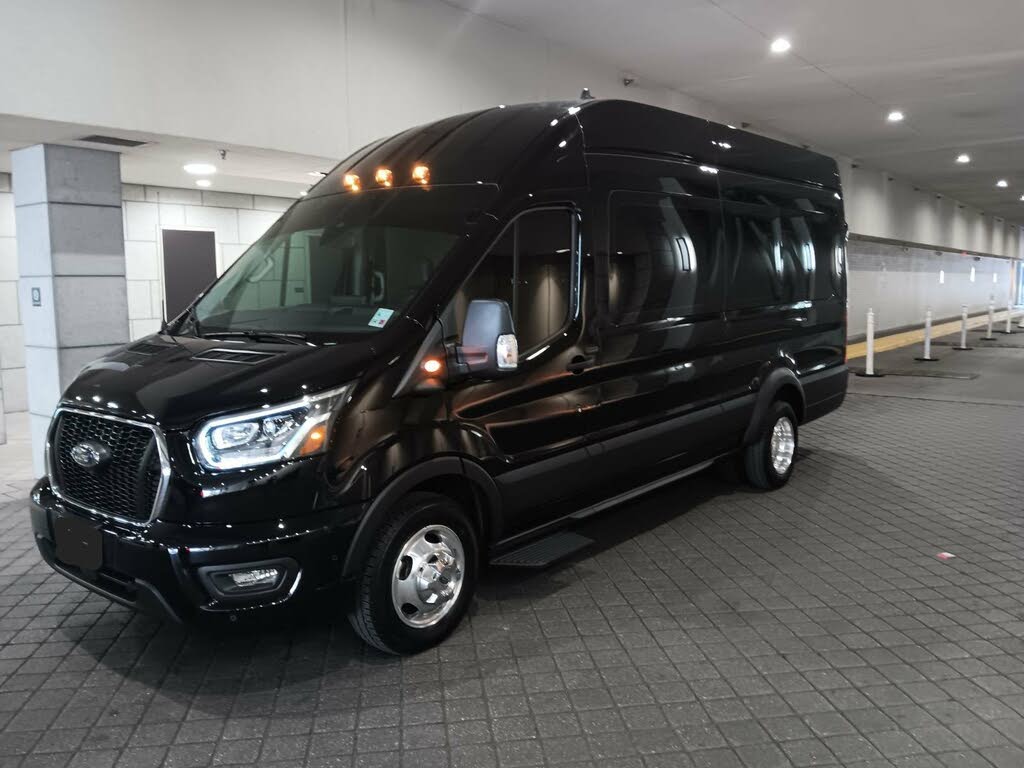 Corporate Van Service Hilton Head SC! Group Transportation, airport shuttle, savannah, Hilton Head, Bluffton, Hardeeville, Beaufort, Okatie SC, Ridgeland, Fripp island, Corporate Transportation, Golf Transportation, Wedding Transportation